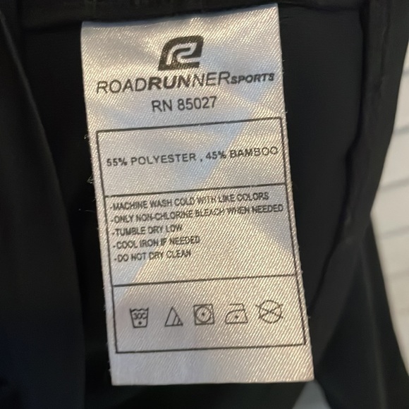 ROAD RUNNER Black Long Sleeve Zipper Pullover, Size Medium - Picture 5 of 6